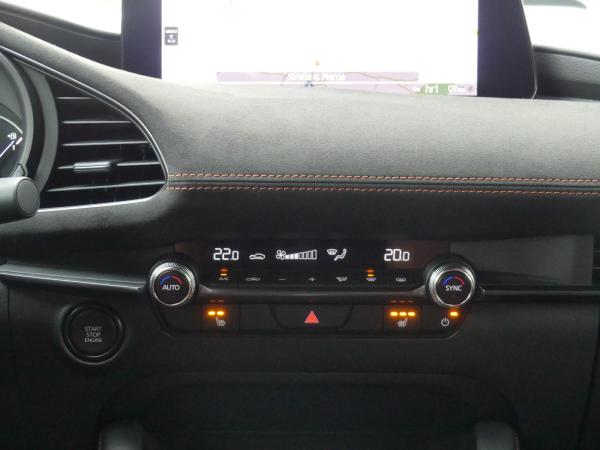 Mazda 3 e-SKYACTIV G 140 NAGISA