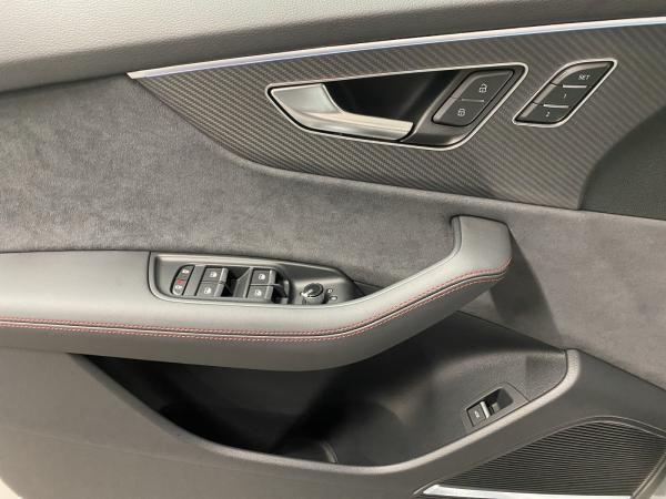 Audi Q8 3.0 quattro TDI W Pano S-line ACC AHK AUT 360 Audi Q8 3.0 quattro TDI W Pano S-line ACC AHK AUT 360