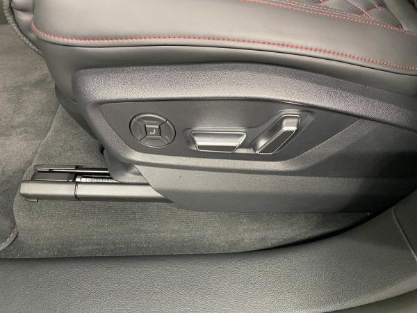 Audi Q8 3.0 quattro TDI W Pano S-line ACC AHK AUT 360 Audi Q8 3.0 quattro TDI W Pano S-line ACC AHK AUT 360