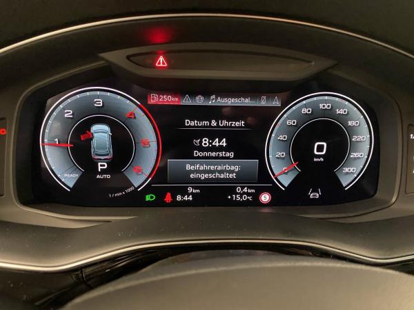 Audi Q8 3.0 quattro TDI W Pano S-line ACC AHK AUT 360 Audi Q8 3.0 quattro TDI W Pano S-line ACC AHK AUT 360