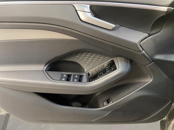 Audi A6 Avant 2.0 TDI W ACC AUT Virtual el.Heck 360