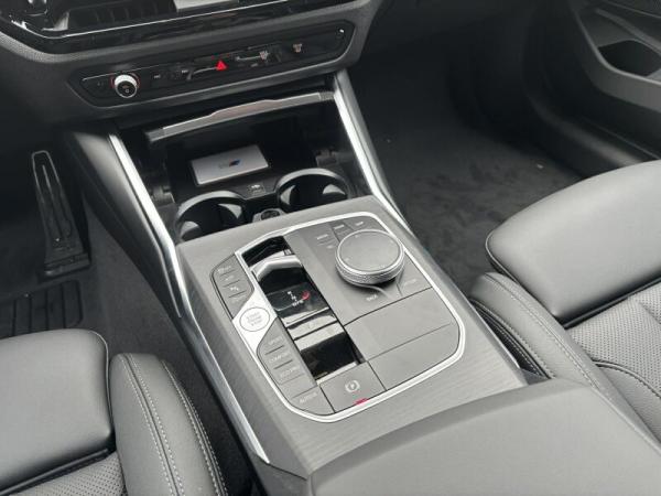 BMW 320 320i Touring M-SPORT INNOV. ACC, AHK, PANO. UVM.