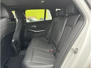 BMW 320 320i Touring M-SPORT INNOV. ACC, AHK, PANO. UVM.