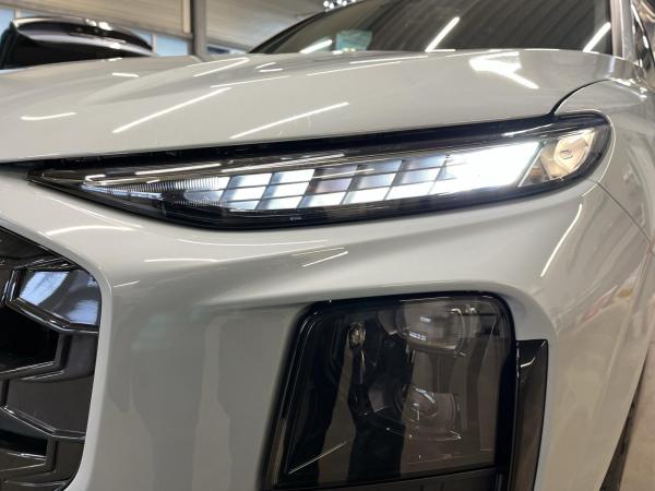 Audi Q3 SUV TDI S tronic ACC AHK AUT Kam. LED