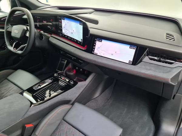 Audi Q6 e-tron qu Tech pro Pano Carbon B&O S-Sitz Nav