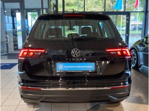 Volkswagen Tiguan 2.0 TDI Life DSG AHK Ganzjahresreifen Rear View