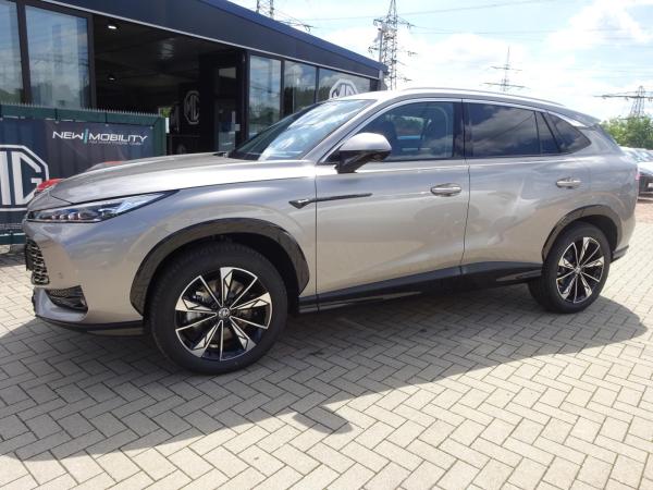 MG HS Luxury Hybrid +