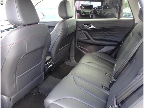 MG HS Luxury Hybrid +