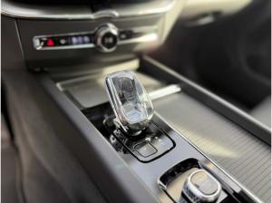 Volvo XC60 T6 Ultra Black Edition+Luftfahrwerk