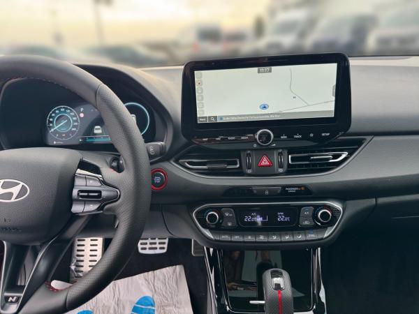 Hyundai i30 1.5T-GDi DCT 48V N-Line Pano/Navi/GRA/Kamera
