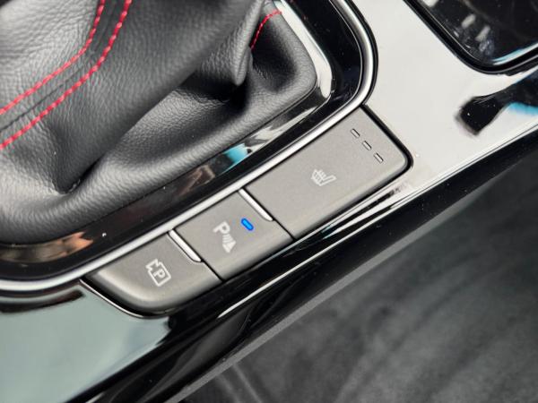 Hyundai i30 1.5T-GDi DCT 48V N-Line Pano/Navi/GRA/Kamera