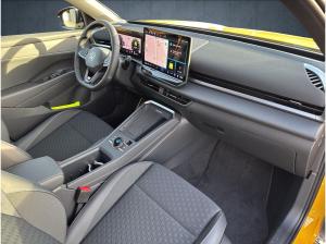 Volkswagen T-Roc R-Line 1.5 eTSI Matrix/Nav/ACC/Keyless/20"
