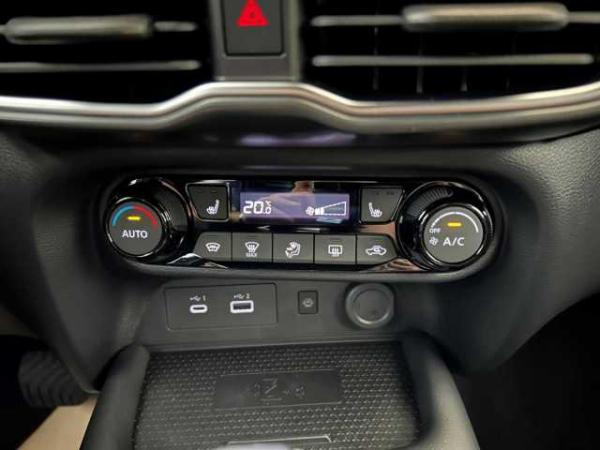 Nissan Juke 1.6 Hybrid N-Connecta + Winterpaket