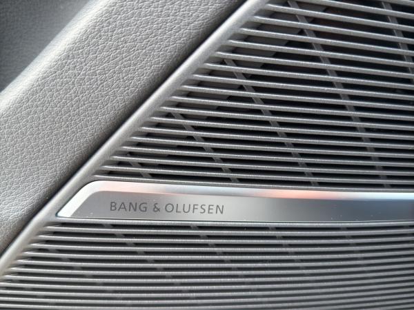 Audi Q8 SUV TDI quattro tiptronic+HEAD-UP+AHK+PANO+B&O