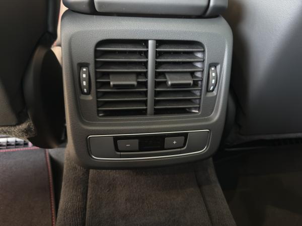 Audi RS e-tron GT Laserlicht / HuD / Assistenzpaket pro / Sitzbelüftung & Massage