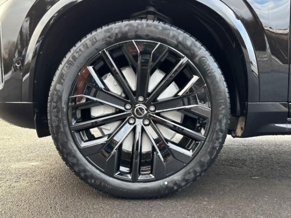 Volvo XC90 Recharge T8 AWD Ultra Black Edition 7-Sitzer 21'' ACC B&W Luft Nappa 360 Kamera HUD