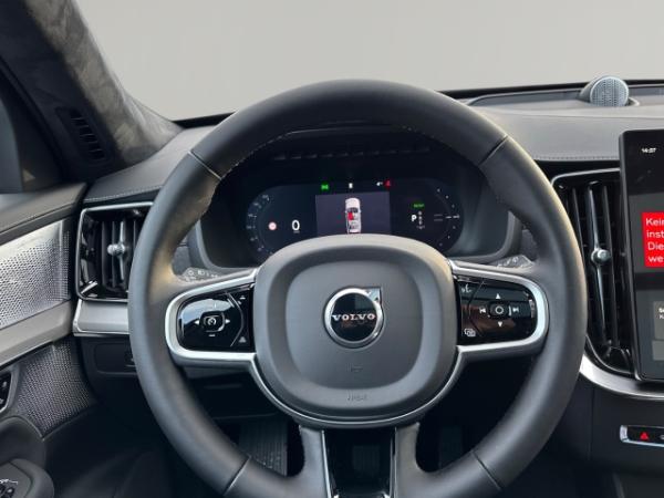 Volvo XC90 Recharge T8 AWD Ultra Black Edition 7-Sitzer 21'' ACC B&W Luft Nappa 360 Kamera HUD