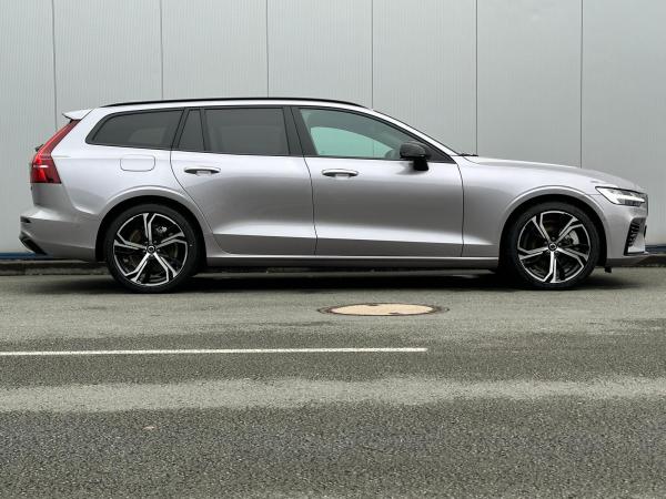 Volvo V60 T8 Plus Dark/MY26/ Sofort!/0,5%/Lagom-Pak/ Aurora Silver Volvo V60 T8 Plus Dark/MY26/ Sofort!/0,5%/Lagom-Pak/ Aurora Silver