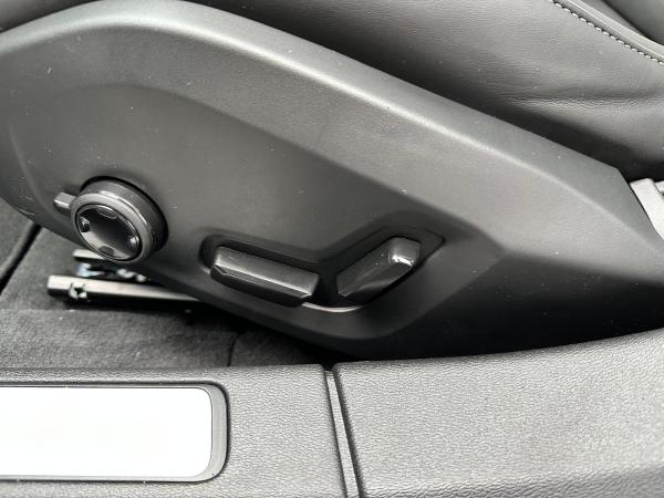 Volvo V60 T8 Plus Dark/MY26/ Sofort!/0,5%/Lagom-Pak/ Aurora Silver Volvo V60 T8 Plus Dark/MY26/ Sofort!/0,5%/Lagom-Pak/ Aurora Silver