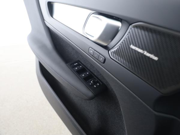 Volvo XC40 B3/Plus/ Black Edition/ Vapour Grey/ 360 grad/ SOFORT! Volvo XC40 B3/Plus/ Black Edition/ Vapour Grey/ 360 grad/ SOFORT!