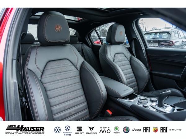 Alfa Romeo Giulia INTENSA 2.0 Turbo AT8 Q4 PANORAMA HARMAN-KARDON BREMBO ROSSO-ETNA