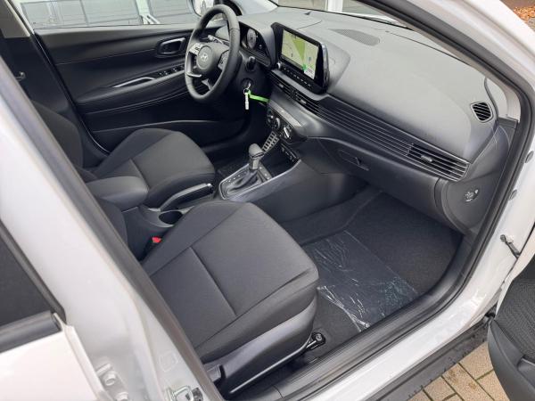 Hyundai BAYON FL (MY25) 1.0 T-GDI (100 PS) 7-DCT Trend, Navi