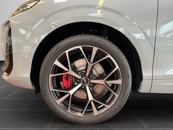 Audi Q3 S tronic Tech pro, Assistenzsysteme, MMI experience pro, Pano-SD, Matrix LED