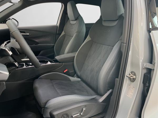 Audi Q3 S tronic Tech pro, Assistenzsysteme, MMI experience pro, Pano-SD, Matrix LED