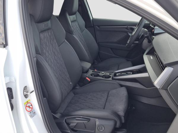 Audi RS3 Sportback quattro HUD Virtual Kamera