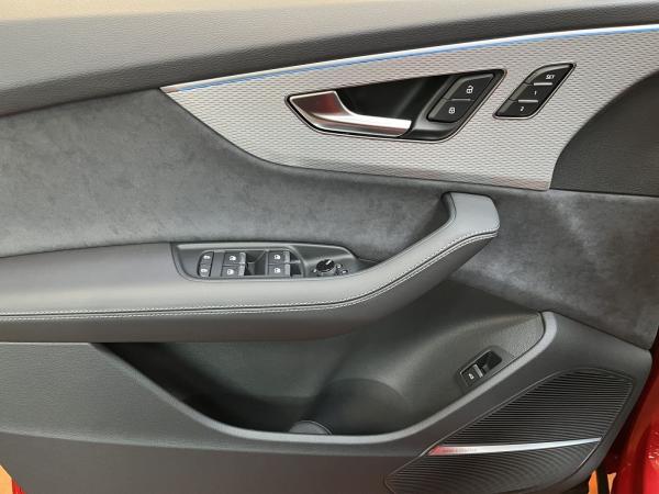 Audi Q7 tiptronic AHK, Pano-Schiebedach, B&O Sound, 4xSitzhzg., Allradlenkung, HUD