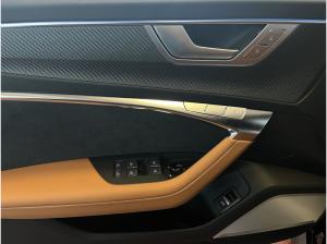 Audi RS6 Avant tiptronic HD Matrix, AHK, RS Sportauspuff, Dynamikpaket plus, Keramikbremse, HUD,B&O
