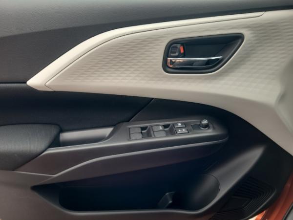 Suzuki Swift 1.2 HYBRID Comfort Navi LED DAB SHZ Keyless Entry Keyless Ausparkassistent Totwinkelassistent