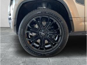Land Rover Defender 110 P635 V8 OCTA  (sofort verfügbar)