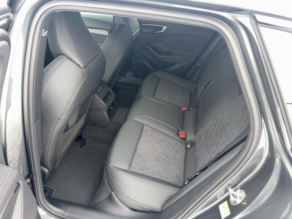 Audi A5 Avant e-hybrid qu. S tr. AHK Matrix 19 Stdhzg