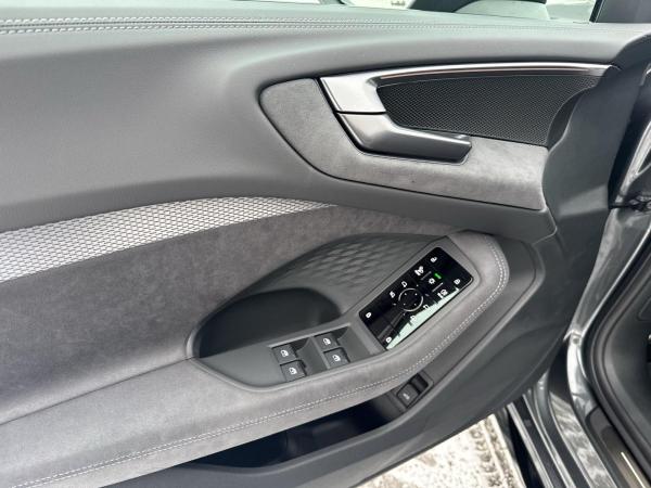 Audi A5 Avant e-hybrid qu. S tr. AHK Matrix 19 Stdhzg