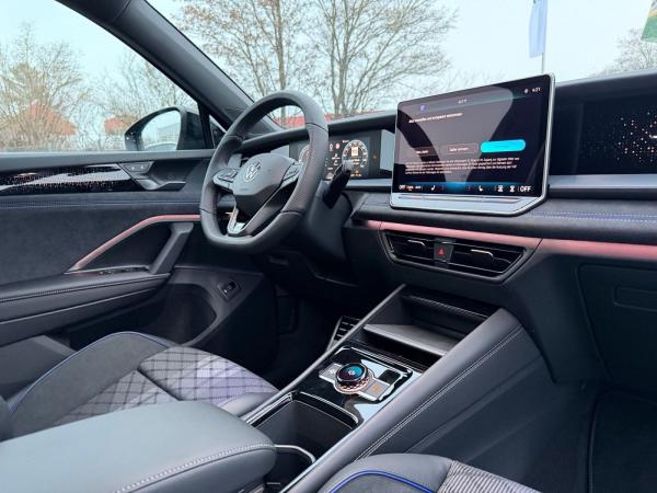 Volkswagen Tayron R-Line 2,0 l TDI 4MOTION*7-SITZE*IQ.LIGHT*KOMFORTPAKET*20-ZOLL