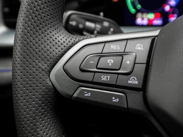 Volkswagen Tayron R-Line 1.5 eHybrid DSG AHK Navi Kamera IQ.Light