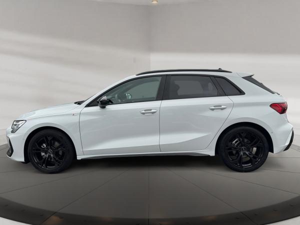Audi A3 Sportback S line 30 TFSI S tronic S Line,HUD