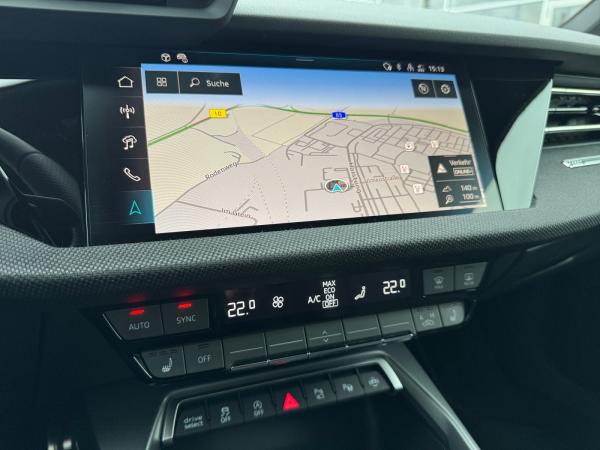 Audi A3 Sportback S line 30 TFSI S tronic S Line,HUD