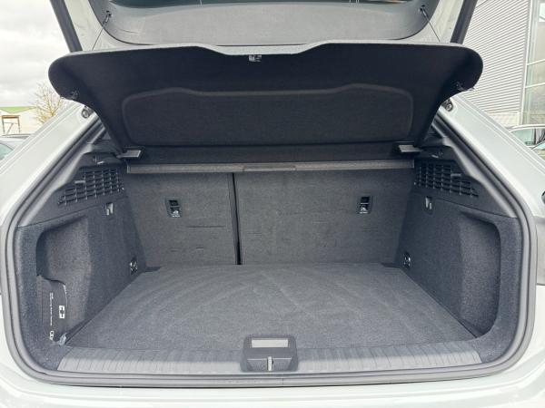 Audi A3 Sportback S line 30 TFSI S tronic S Line,HUD