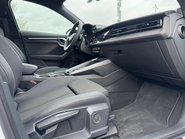 Audi A3 Sportback S line 30 TFSI S tronic S Line,HUD