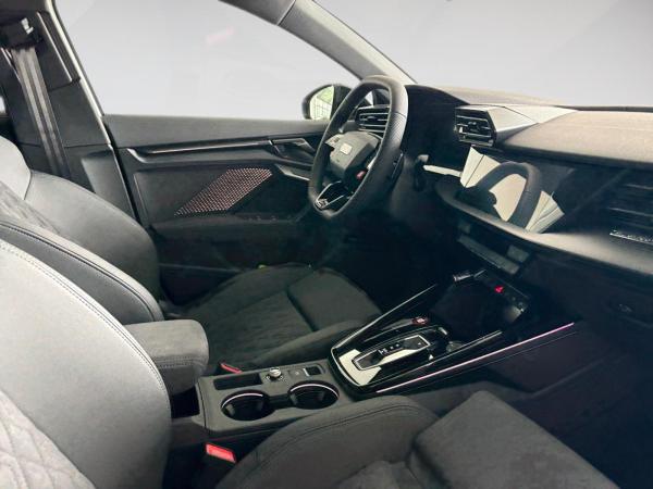 Audi RS3 Sportback S tronic 5J-GARANTIE,NAVI,MATRIX,KAMERA,KLIMA,PDC,GRA