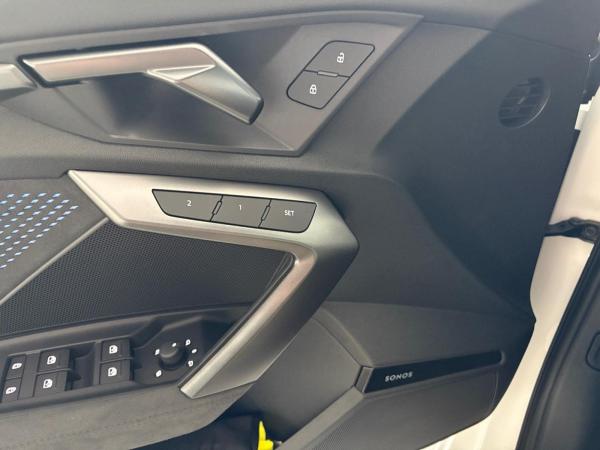 Audi RS3 Sportback S tronic 5J-GARANTIE,NAVI,MATRIX,KAMERA,KLIMA,PDC,GRA