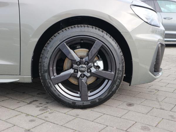 Audi A1 Sportback S line 30 TFSI S tronic*CARPLAY*LED*