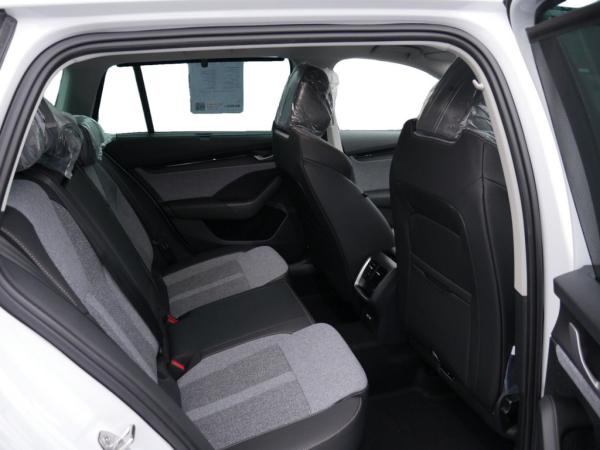 Skoda Octavia Combi 2.0 TDI Balance PDC KEYLESS NAVI ACC LED *958*