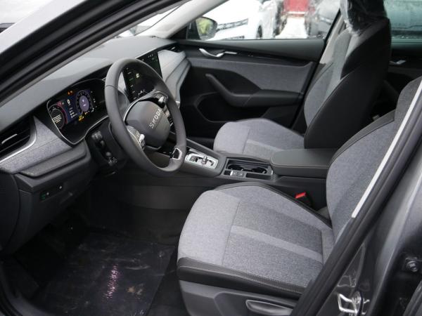 Skoda Octavia Combi 2.0 TDI Balance NAVI KEYLESS ACC AHK LED *866*