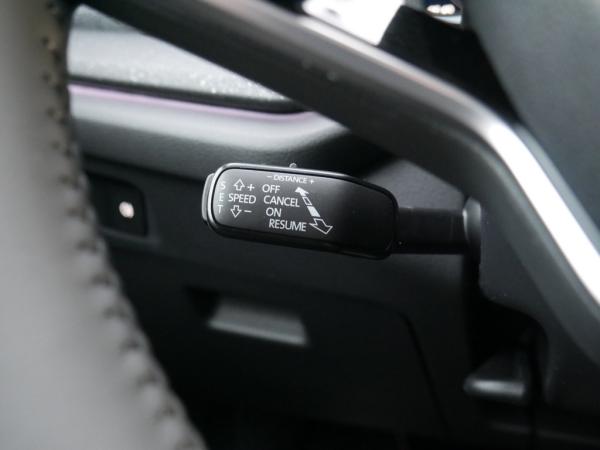 Skoda Octavia Combi 2.0 TDI Balance NAVI KEYLESS ACC AHK LED *866*