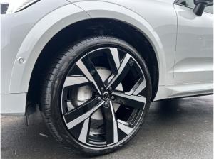 Volvo XC60 B5 Benzin AWD Ultra Black Edition *keine 0,5%*