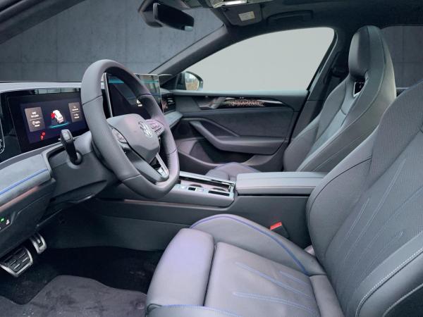 Volkswagen Passat R-Line 1,5 l eHybrid OPF 130 kW (177 PS) / 85 KW (115 PS) 6-Gang-DSG *SOFORT VERFÜGBAR*