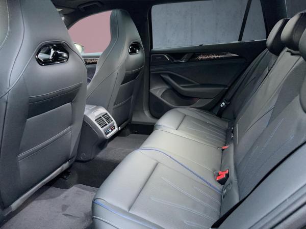 Volkswagen Passat R-Line 1,5 l eHybrid OPF 130 kW (177 PS) / 85 KW (115 PS) 6-Gang-DSG *SOFORT VERFÜGBAR*